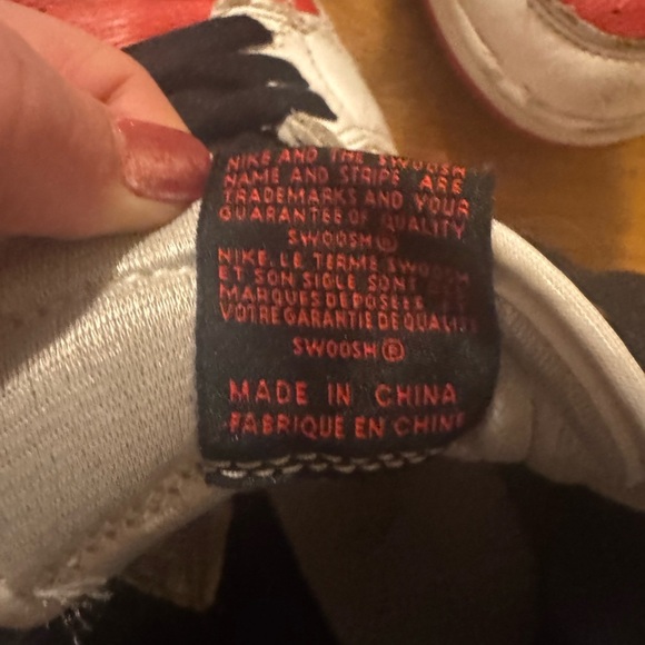 Nike Air Jordan One 6 1/2 Lots of life left. Teenager or adult! Hightop Sneakers - Picture 7 of 7